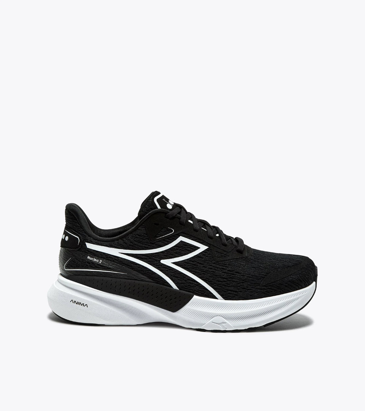 Black Nucleo 2 – Men's running shoe with white accents on a light gray background