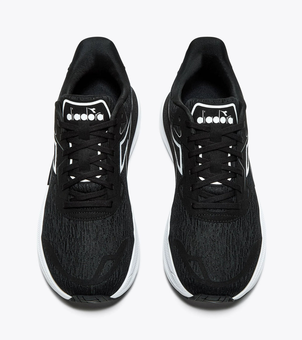 Black Nucleo 2 – Women's running shoes with white soles on a white background