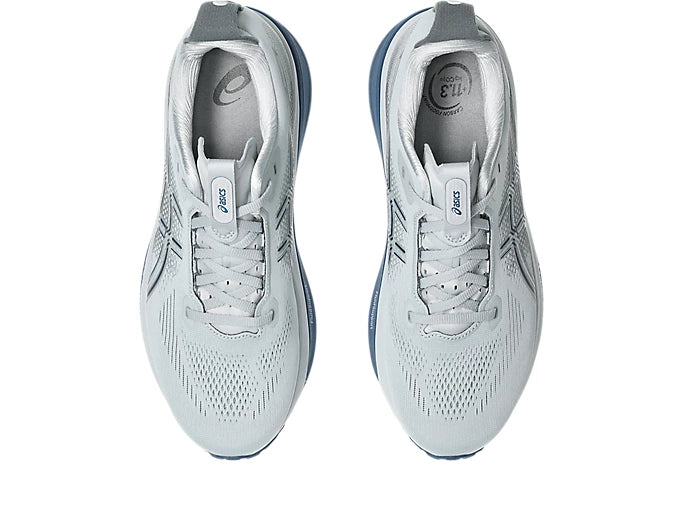 Pair of white Asics Gel-Kayano 33 – Men&