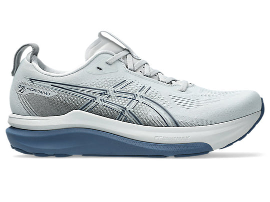 A light gray Asics Gel-Kayano 33 – Men&