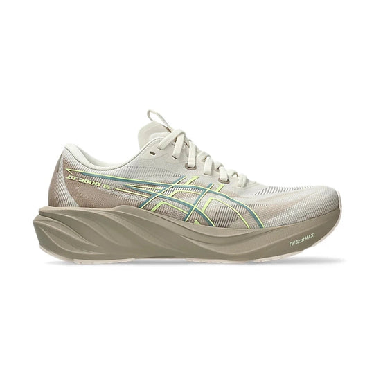 A single Asics GT-2000 15 -- Women&