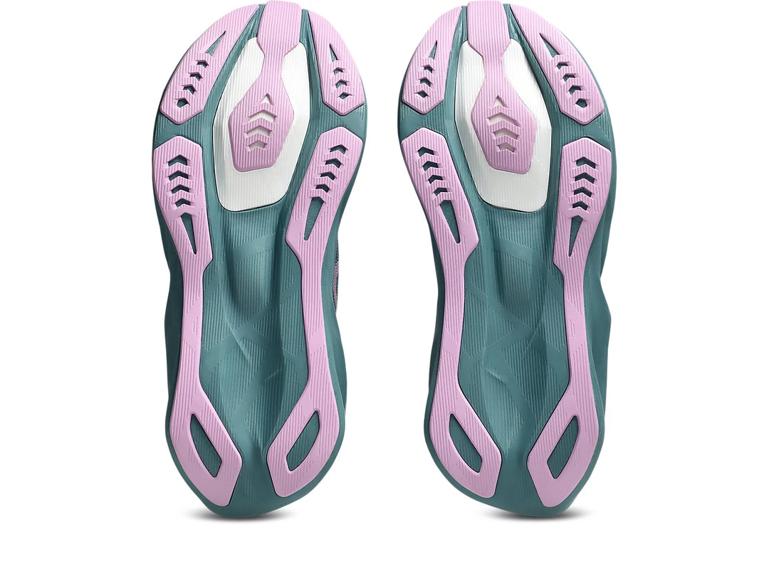 Novablast 6 -- Women&