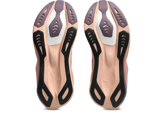 Asics Novablast 6 -- Women&