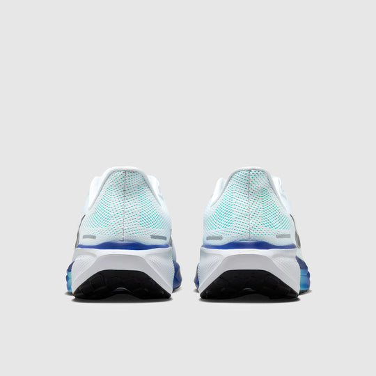 A pair of Nike Pegasus 41 – Men&