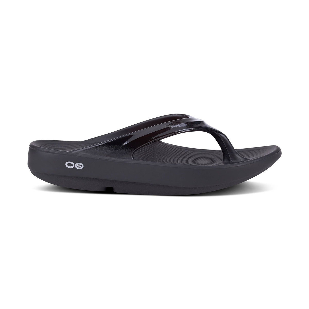 Black OOlala sandal with 'Oofos' branding on a white background