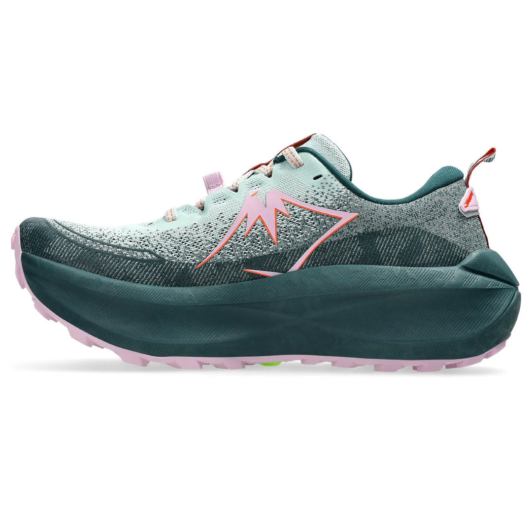 Green and gray Trabuco Max 4 running shoe with pink accents on a white background.