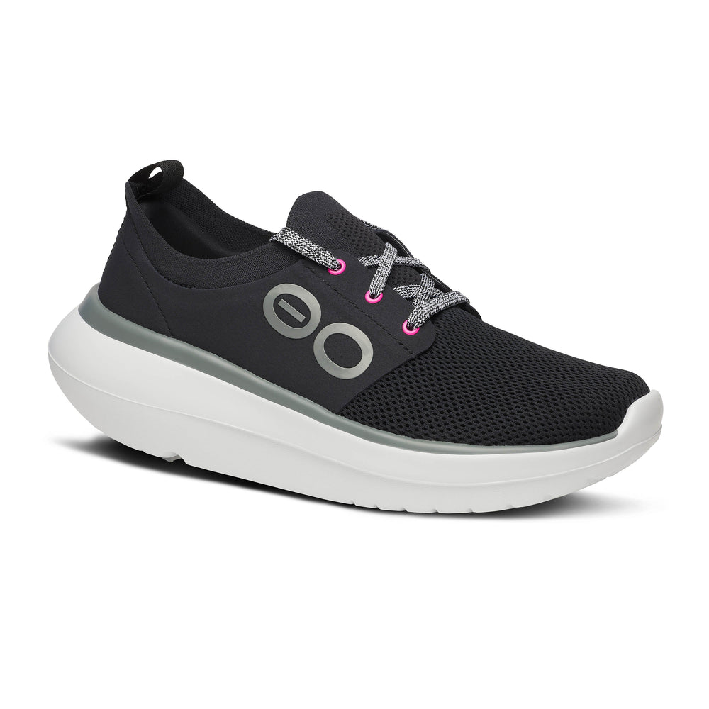 Black Oomy Stride Shoe – Women's running shoe with white sole on a white background