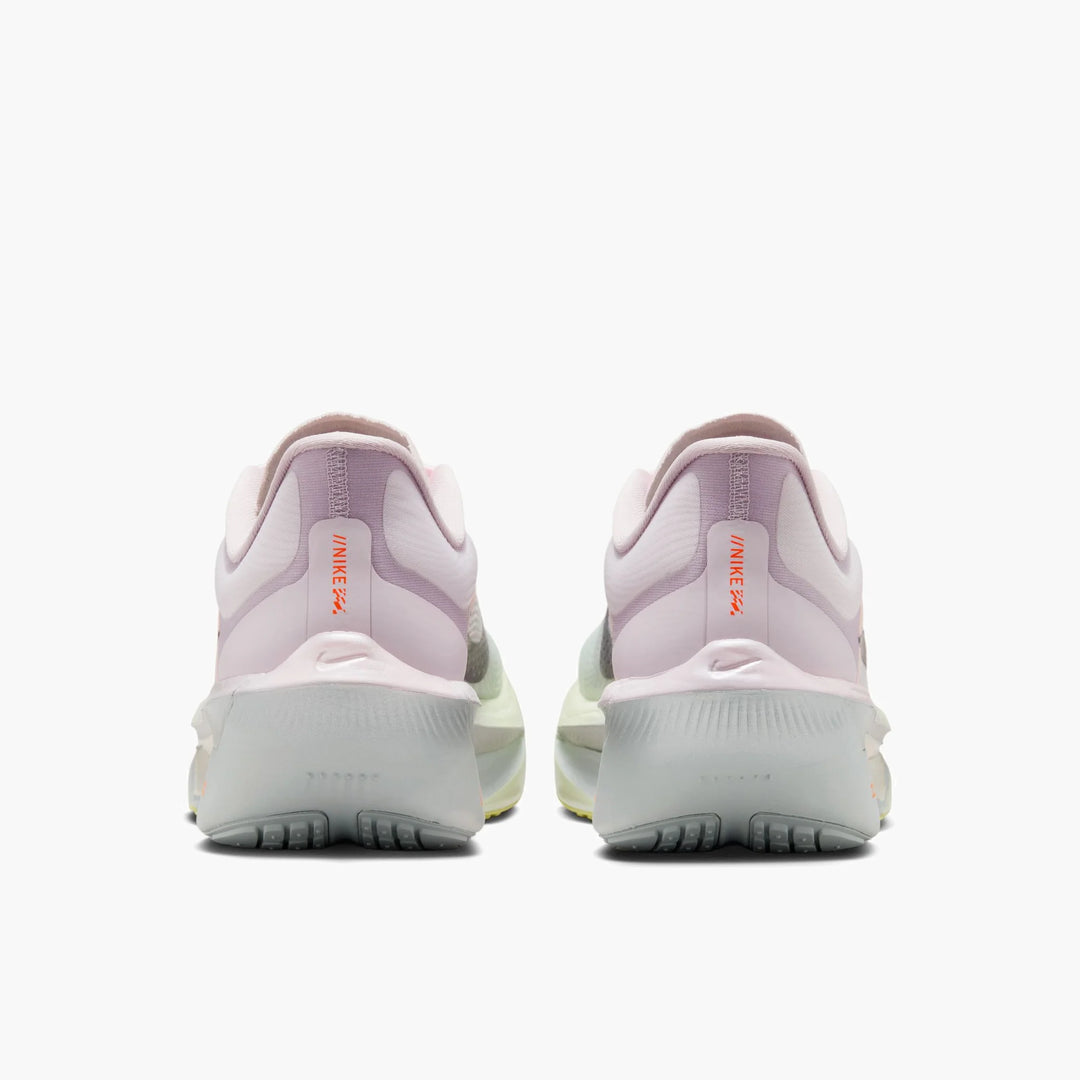 A pair of Nike Zoom Fly 6 - Women&