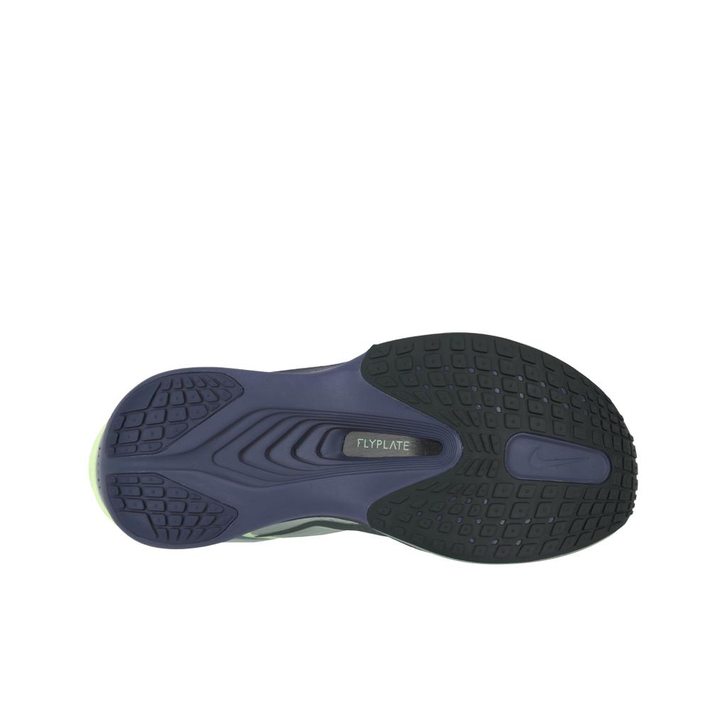 Top-down view of a Nike running shoe&