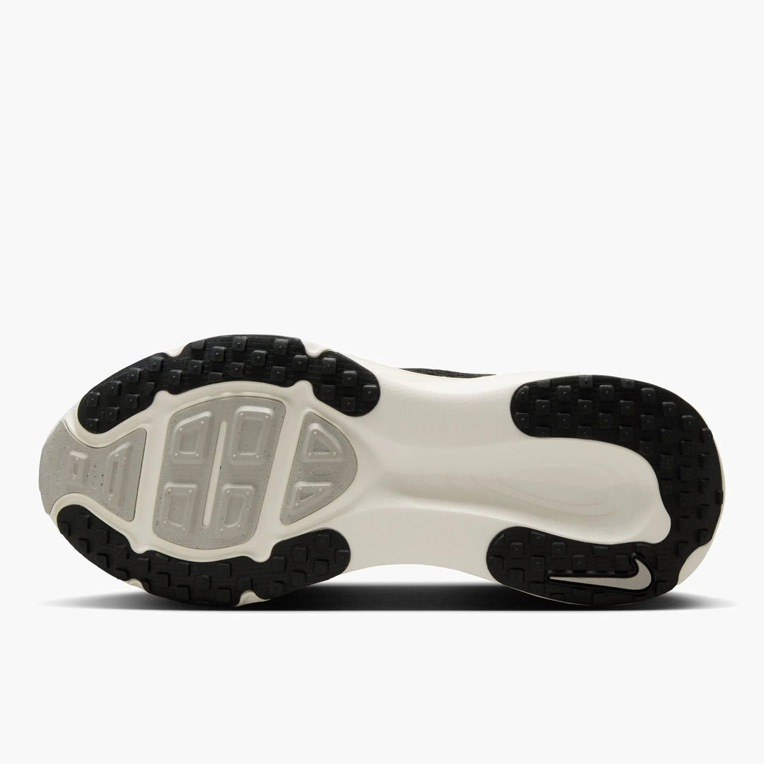 The outsole view of a Nike Vomero 18 – Women&