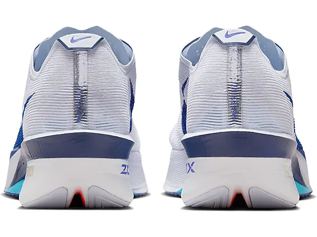A pair of Nike Vaporfly 4 – Men&