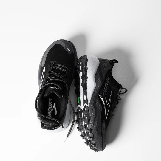 A pair of Brooks Caldera 8 – Men&