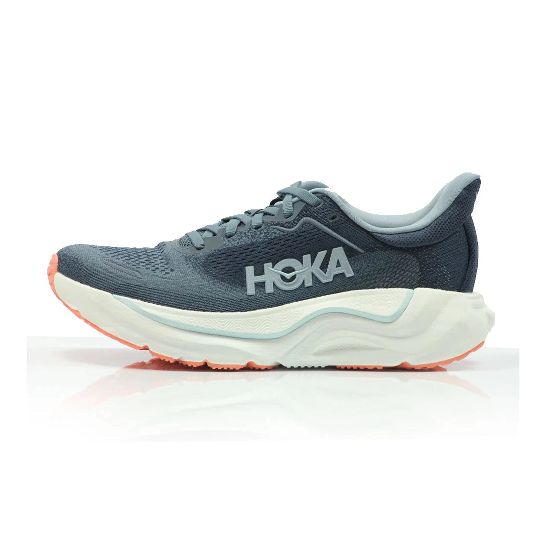A HOKA Arahi 9 -- Women&