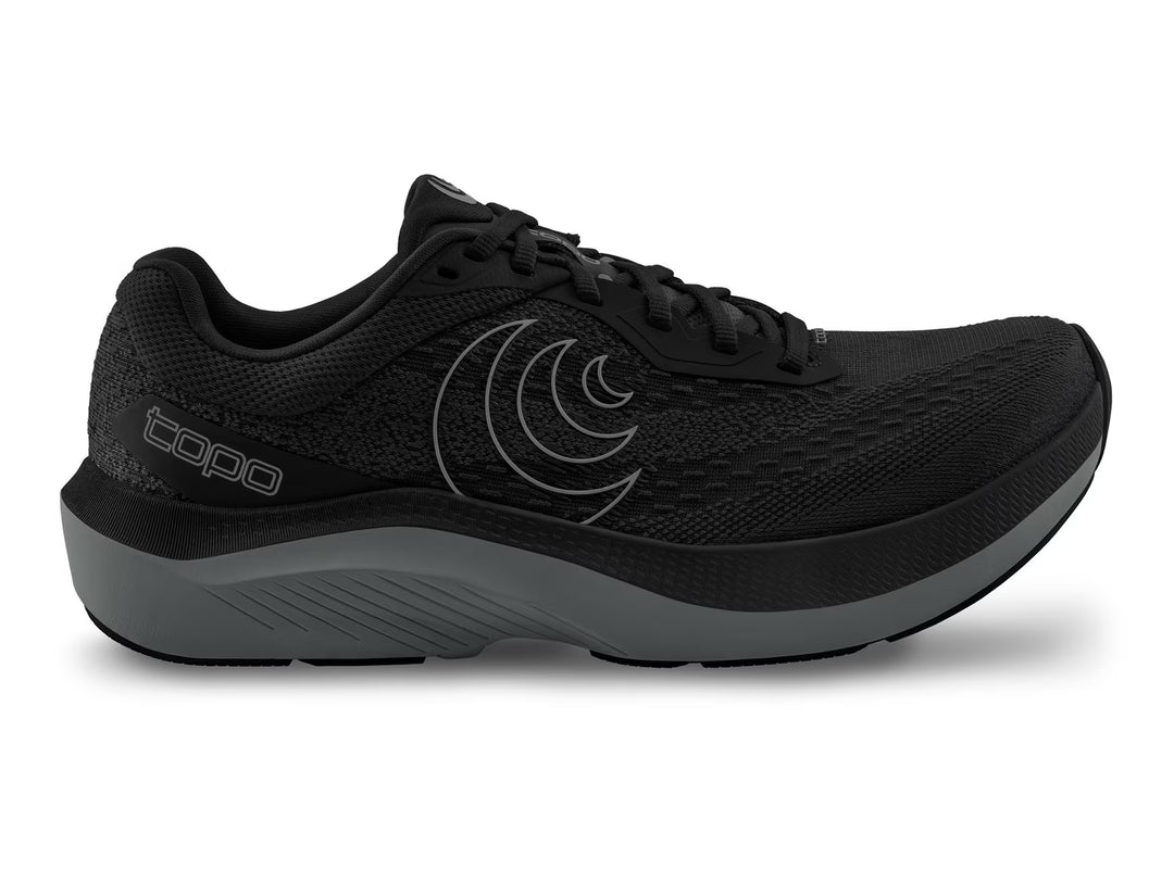 Black Topo Athletic Magnifly 6 – Men's  running shoe with a visible brand logo on a white background