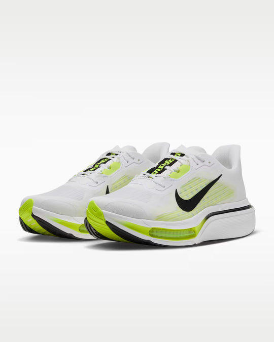 A pair of Nike Pegasus Plus 2 -- Men&