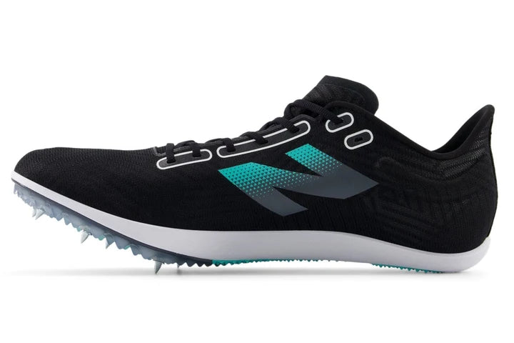 A black New Balance Md500 V9 – Men&