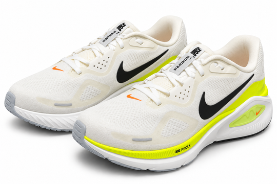 A pair of Nike Structure 26 – Men&
