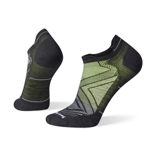 A pair of Smartwool Run Zero Cushion Low Ankle socks shown from the front and back on a clean white background. The socks feature a black base with a textured olive green and gray geometric pattern on the leg and foot.