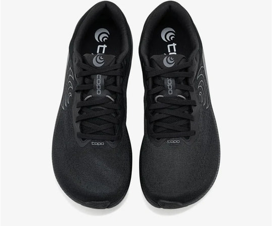 Pair of Topo Athletic Magnifly 6 – Men&