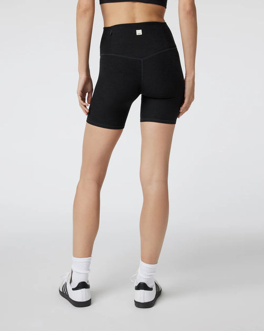 Vuori Clean Elevation Shorty – Women&