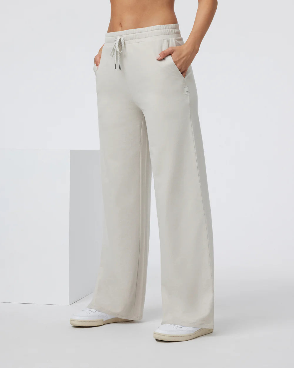 Vuori Halo Essential Wideleg – Women's – Ecru Heather