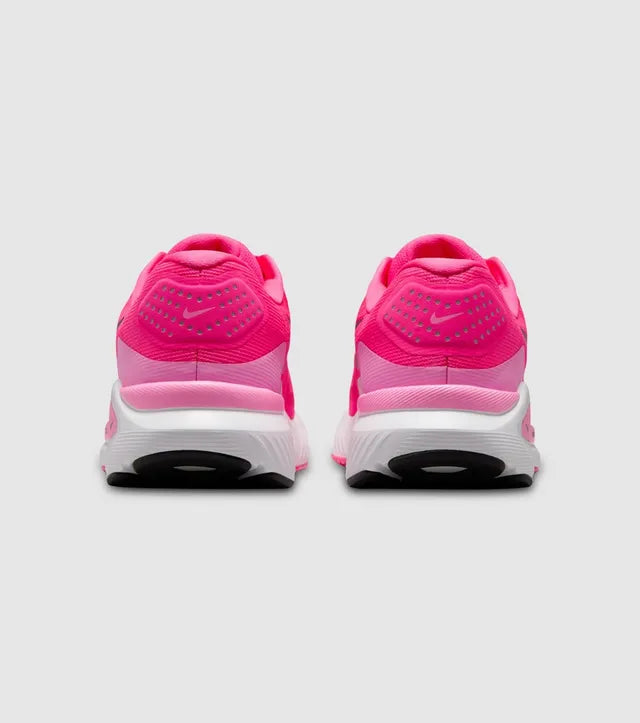A pair of Nike Structure 26 – Women&