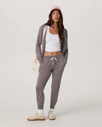 Vuori Performance Jogger – Women&