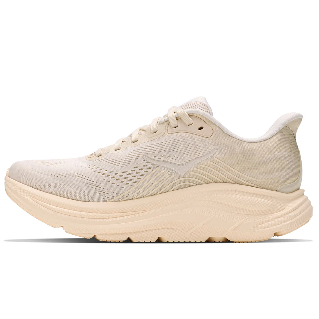 A single Hoka Clifton 11 – Women&