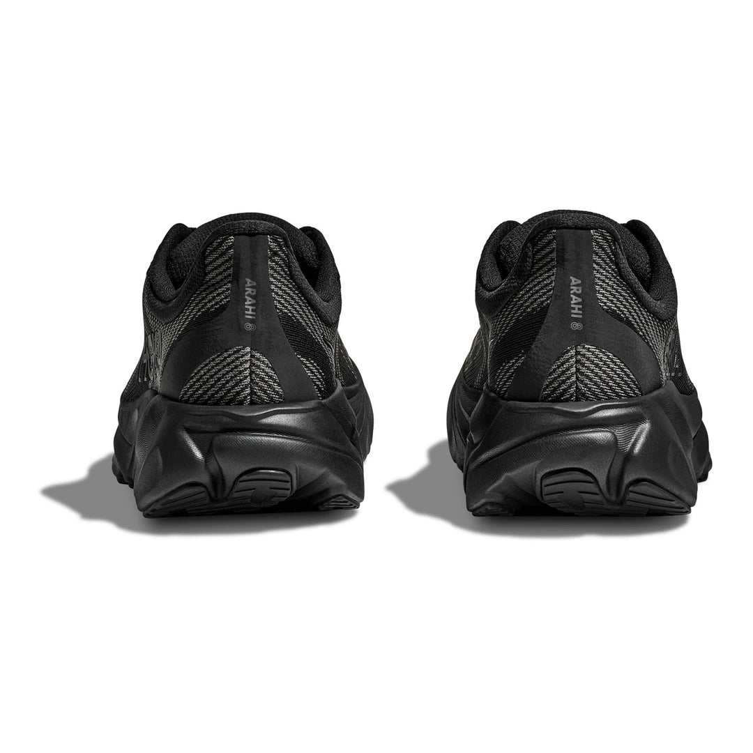 A pair of Hoka Arahi 8 – Men&