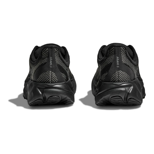 A pair of Hoka Arahi 8 – Men&