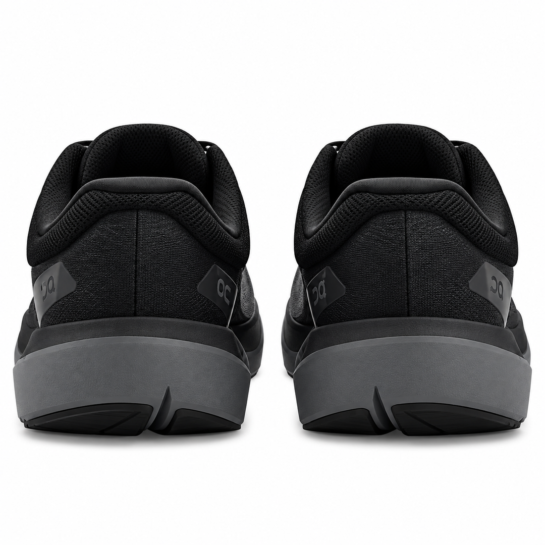A pair of Topo Athletic Magnifly 6 – Men&